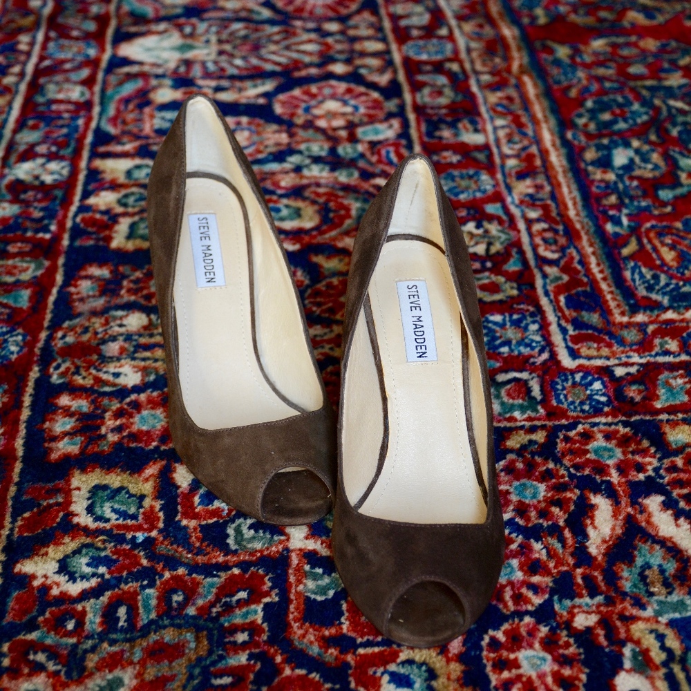 Steve Madden Elaa Brown Suede Heel